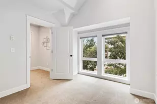 4202 Linden Ave N, Seattle, WA 98103 - Photo 17