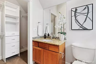 4202 Linden Avenue N, Seattle, WA 98103 - Photo 19