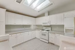 8902 60th Ave E, Puyallup, WA 98371 - Photo 7