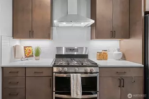 13416 186th Ave E, Bonney Lake, WA 98391 - Photo 11