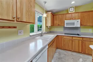 6110 91st St E, Puyallup, WA 98371 - Photo 9