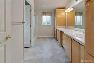 6110 91st St E, Puyallup, WA 98371 - Photo 13