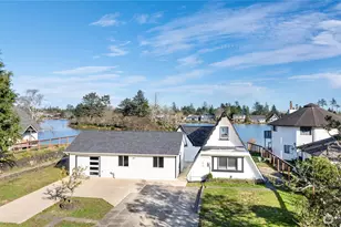 672 SE Mount Olympus Ave, Ocean Shores, WA 98569 - Photo 5