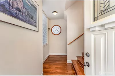 325 Chelan Place NE #D1, Renton, WA 98059 - Photo 3