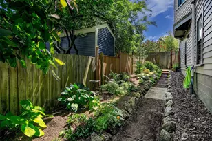 1714 E Highland Dr, Seattle, WA 98112 - Photo 25