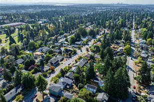 12037 Fremont Ave N, Seattle, WA 98133 - Photo 29