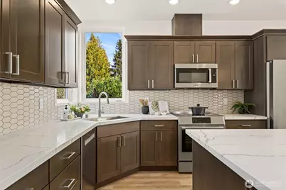 12037 Fremont Avenue N #1, Seattle, WA 98133 - Photo 11