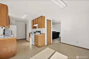 17513 6 Ave Ct E, Spanaway, WA 98387 - Photo 9