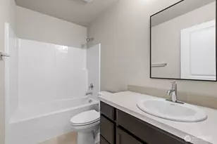 7027 Rainier Dr, Everett, WA 98203 - Photo 25