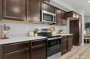 7027 Rainier Dr, Everett, WA 98203 - Photo 9