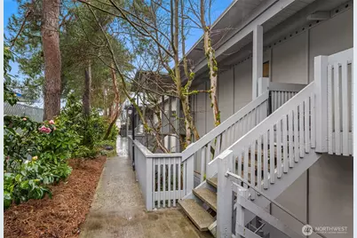 7064 35th Avenue NE #13, Seattle, WA 98115 - Photo 3