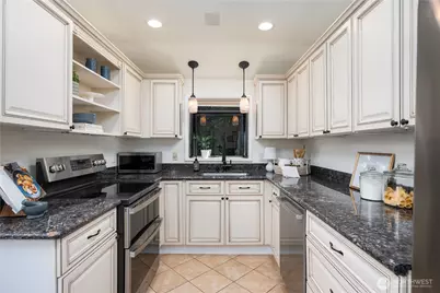 18344 Wallingford Avenue N, Shoreline, WA 98133 - Photo 17