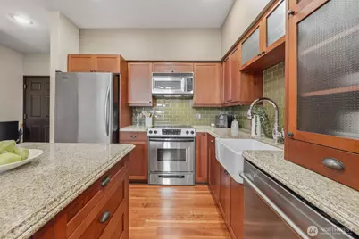 201 Galer Street #102, Seattle, WA 98109 - Photo 3