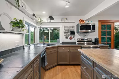 14855 Phelps Road NE, Bainbridge Island, WA 98110 - Photo 19