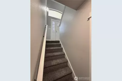 12025 Phinney Avenue N, Seattle, WA 98133 - Photo 21