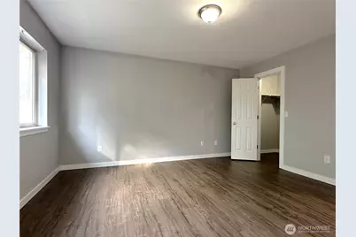 12025 Phinney Avenue N, Seattle, WA 98133 - Photo 17