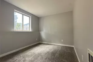 12025 Phinney Ave N, Seattle, WA 98133 - Photo 33