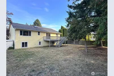 12025 Phinney Avenue N, Seattle, WA 98133 - Photo 37