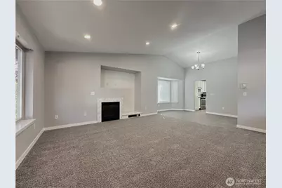 12025 Phinney Avenue N, Seattle, WA 98133 - Photo 5