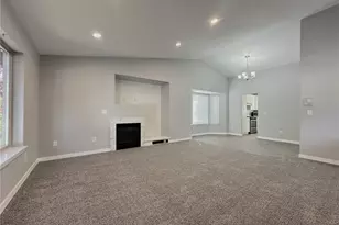 12025 Phinney Ave N, Seattle, WA 98133 - Photo 5