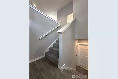 12025 Phinney Avenue N, Seattle, WA 98133 - Photo 3