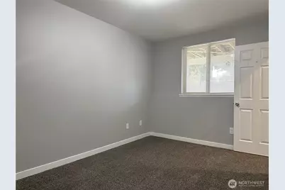 12025 Phinney Avenue N, Seattle, WA 98133 - Photo 29