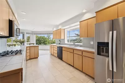 19749 53rd Avenue NE, Lake Forest Park, WA 98155 - Photo 13