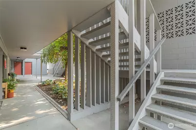 201 Pennsylvania Avenue #4, Wenatchee, WA 98801 - Photo 3