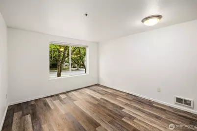8745 Greenwood Avenue N #207, Seattle, WA 98103 - Photo 11