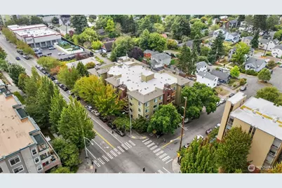 8745 Greenwood Avenue N #207, Seattle, WA 98103 - Photo 17