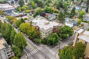 8745 Greenwood Ave N, Seattle, WA 98103 - Photo 17