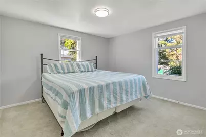 12230 68th Avenue S, Seattle, WA 98178 - Photo 13