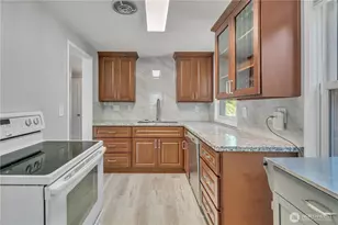 12230 68th Ave S, Seattle, WA 98178 - Photo 11