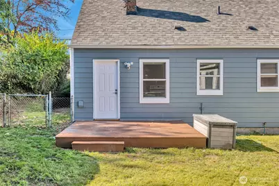 12230 68th Avenue S, Seattle, WA 98178 - Photo 19