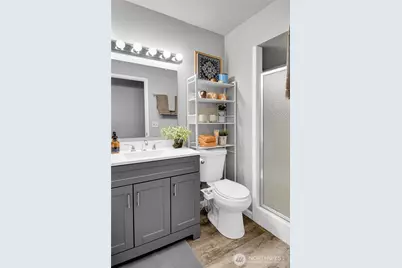 2562 Thorndyke Avenue W #104, Seattle, WA 98199 - Photo 15