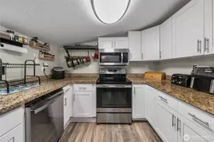 1251 S 230th St, Des Moines, WA 98198 - Photo 7