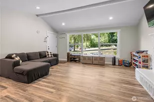 1251 S 230th St, Des Moines, WA 98198 - Photo 3