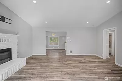1251 S 230th Street, Des Moines, WA 98198 - Photo 3