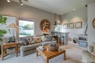 300 Beacon Hill Dr, Hoquiam, WA 98550 - Photo 9