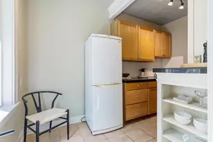 905 NE 43rd St, Seattle, WA 98105 - Photo 11