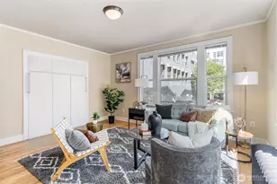 905 NE 43rd St, Seattle, WA 98105 - Photo 3