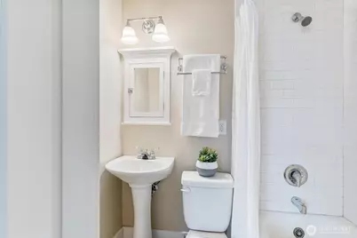 905 NE 43rd Street #111, Seattle, WA 98105 - Photo 15