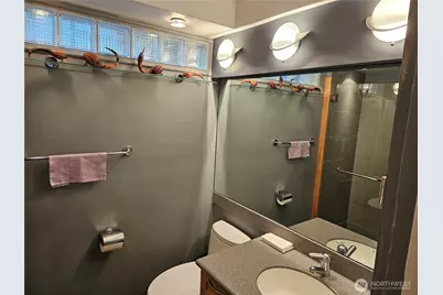 2822 Prosch Avenue W, Seattle, WA 98119 - Photo 23