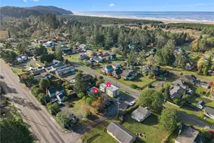 1208 34 St, Seaview, WA 98644 - Photo 9