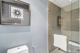 9135 NE 19th St, Clyde Hill, WA 98004 - Photo 15