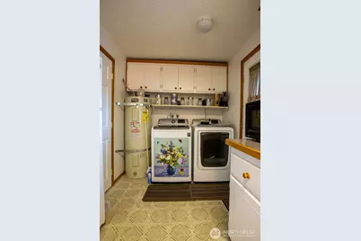 531 Collins Street, Forks, WA 98331 - Photo 9