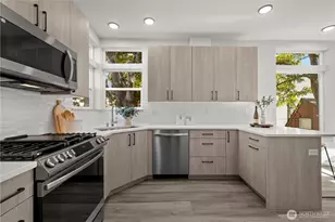 922 B N 35th St, Seattle, WA 98103 - Photo 5