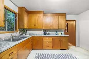 1008 E Denny Way, Seattle, WA 98122 - Photo 13