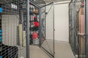 76 Cedar St, Seattle, WA 98121 - Photo 29