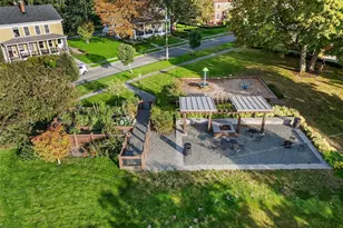 4422 Montana Circle W, Seattle, WA 98199 - Photo 31